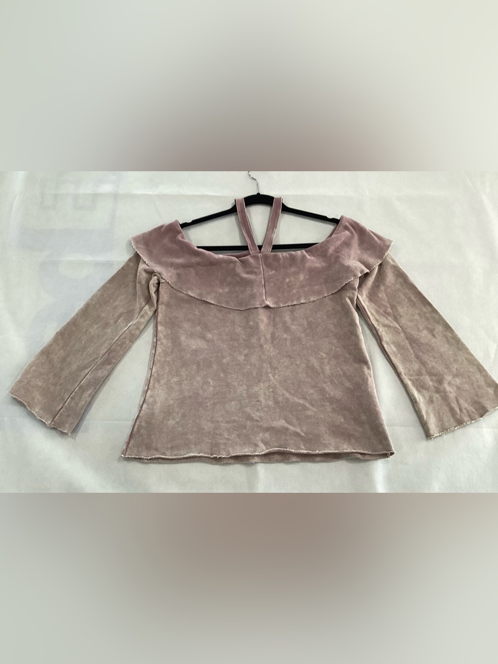 Fate Velvet Off-Shoulder Top in Mauve Pink size small. 8/14